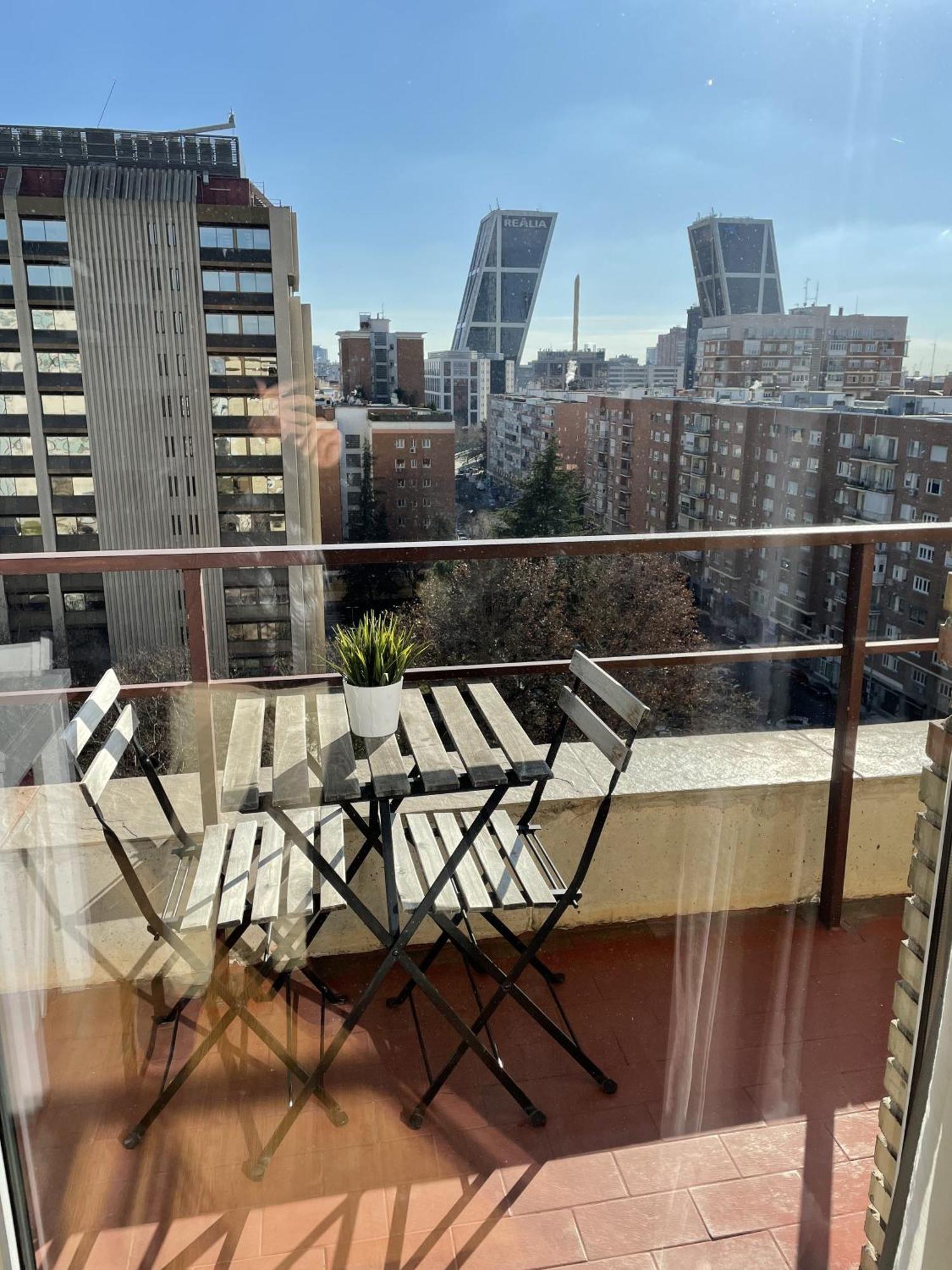 Apartamento Calle Mauricio Legendre Madrid Luaran gambar